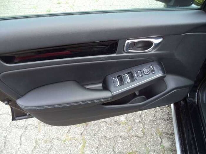 Honda Civic e: HEV Advance nordic Silber Paket
