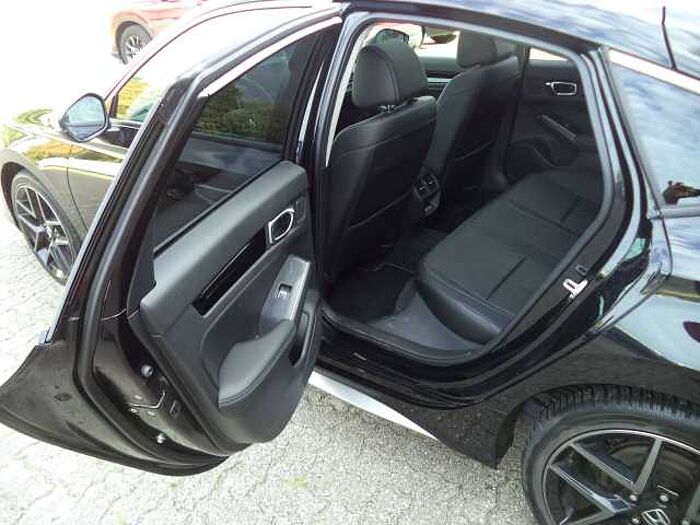 Honda Civic e: HEV Advance nordic Silber Paket